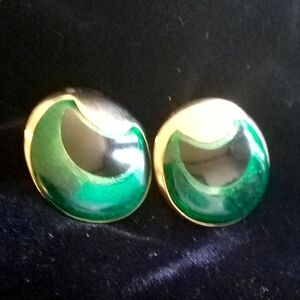 Elegant Green and Gold Pierced Earrings